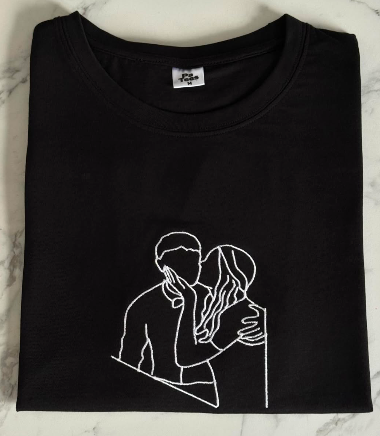T-shirts Brodés Personnalisés – Cadeau d’Amour